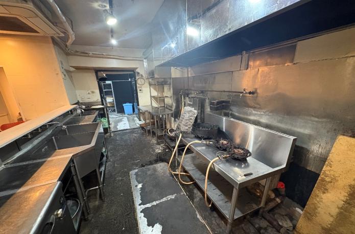 【練馬区】石神井公園駅徒歩4分／台湾ラーメン店居抜き物件／重飲食可／角地／約15.16坪